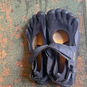 Vibram Black FiveFingers Toe Shoes